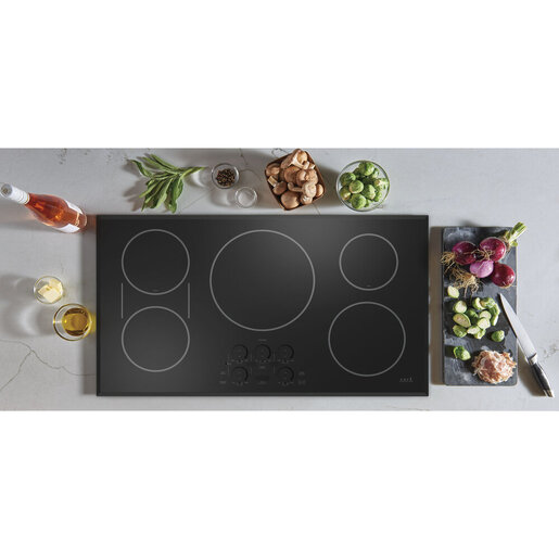 INDUCTION-COOKTOP-36-INCHES-BLACK-CHP90361TBB-CAFE-IN-USE-V2.jpg